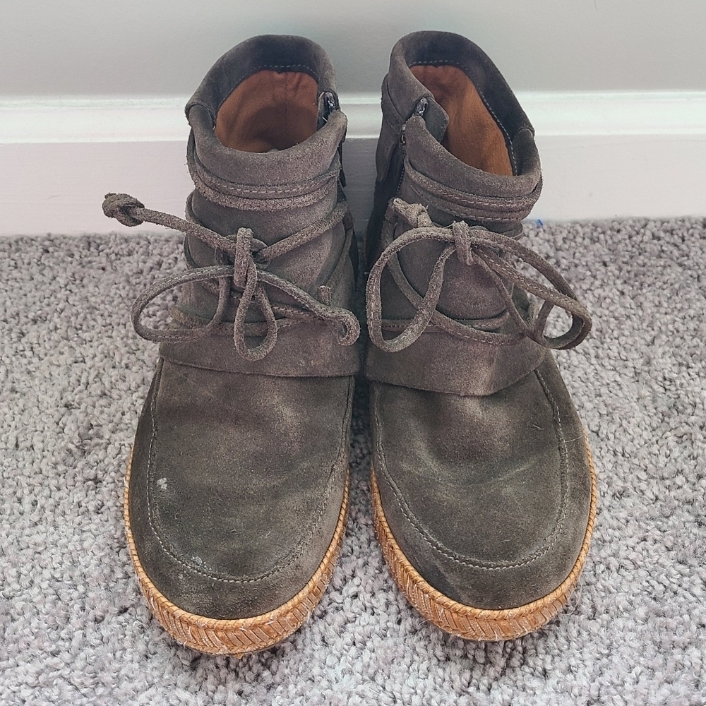UGG Reid Moc - Picture 2 of 11